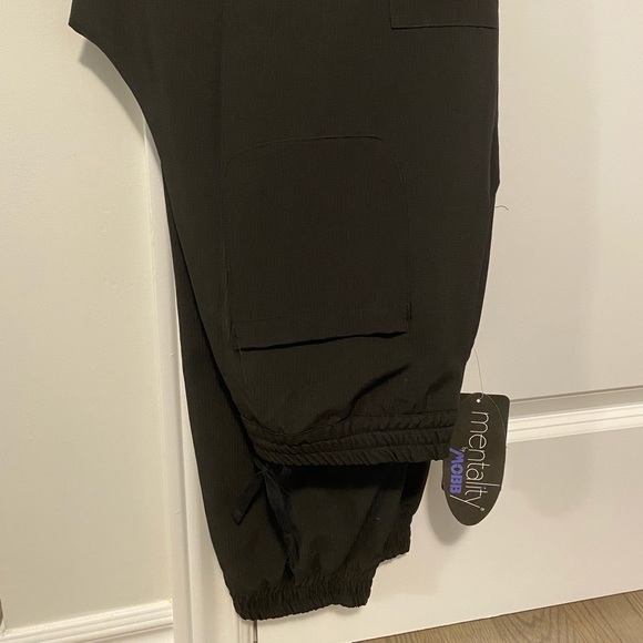 MOBB Mentality Jogger Scrubs - Picture 4 of 5
